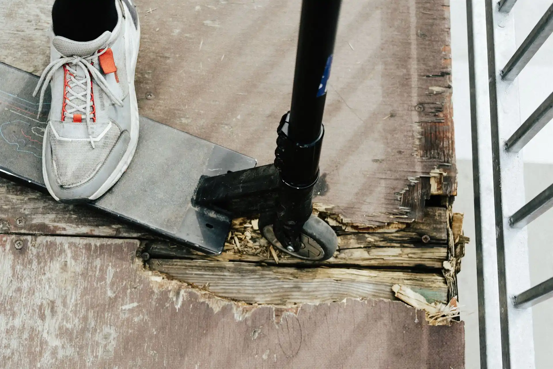 dirky u skateparku v sumakh скейт парк у Сумах пошкоджений