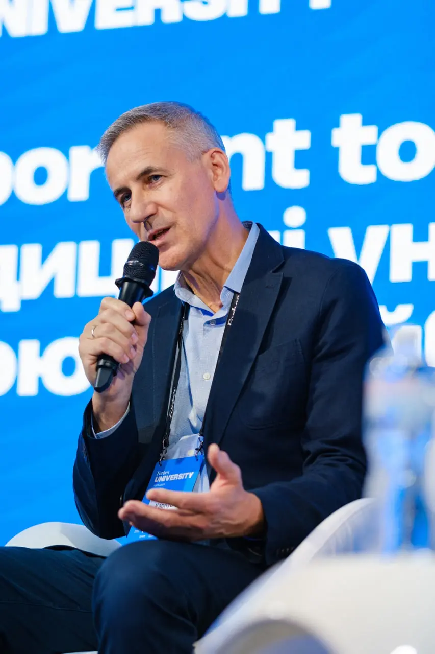 Ректор СумДУ Василь Карпуша на конференції Forbes University