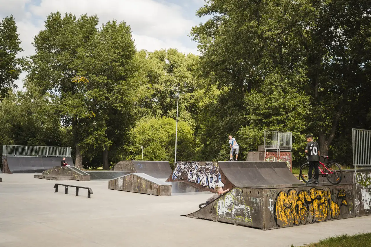 sumy skate park сумський скейтпарк у Сумах в парку Кожедуба