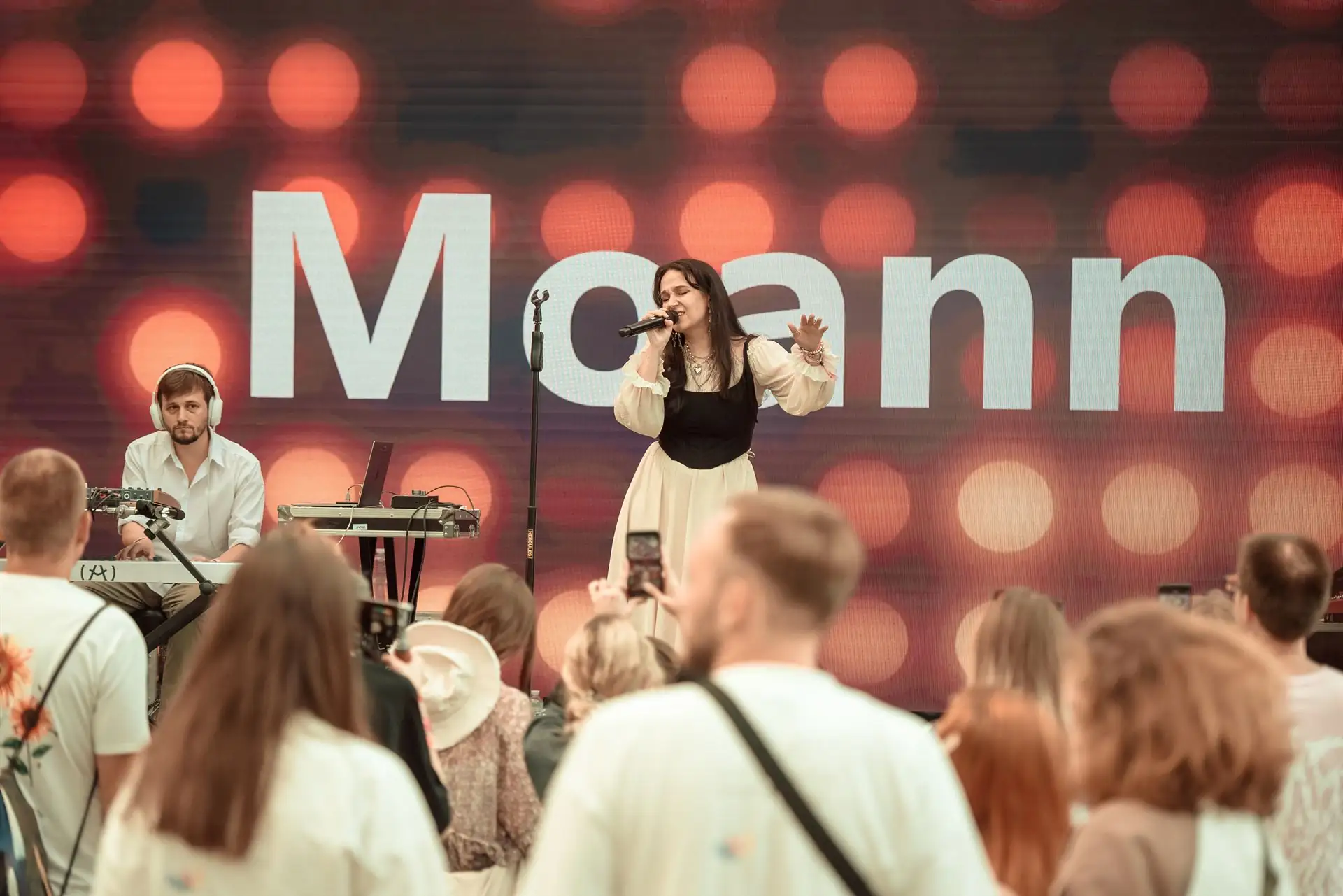 moann na koncerti v kyyevi Анна Карпенко виступає на фестивалі в Києві