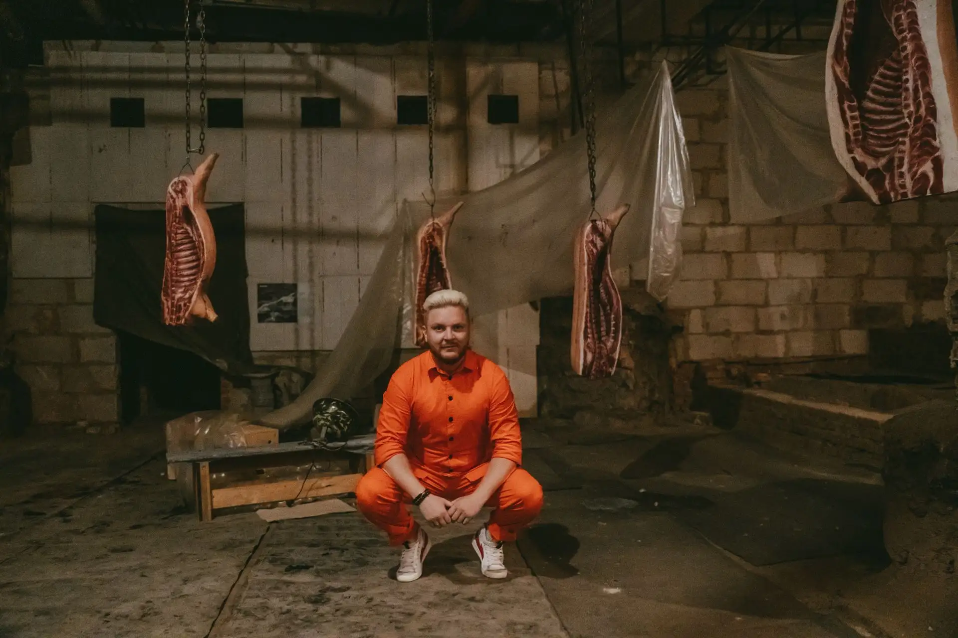 rozryv shabloniv u teatri Декорації вистави П'ять пісень Полісся