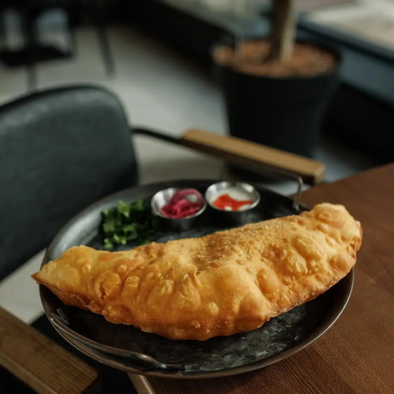 shnobel cheburek чебурек у сумському ресторані Шнобель, який піде на підтримку СумДУ