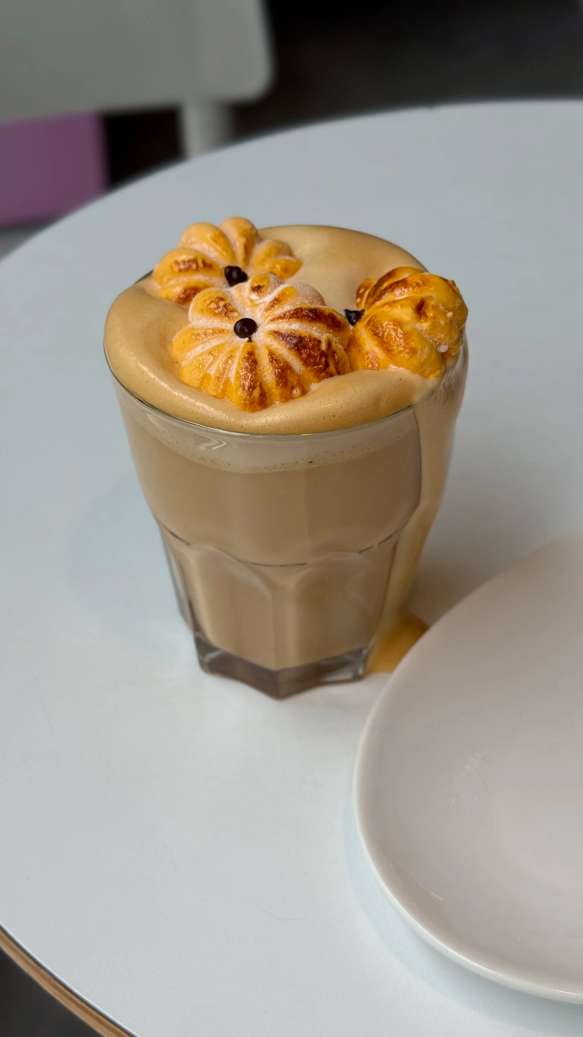 Гарбузове лате у La Fit Bakery.