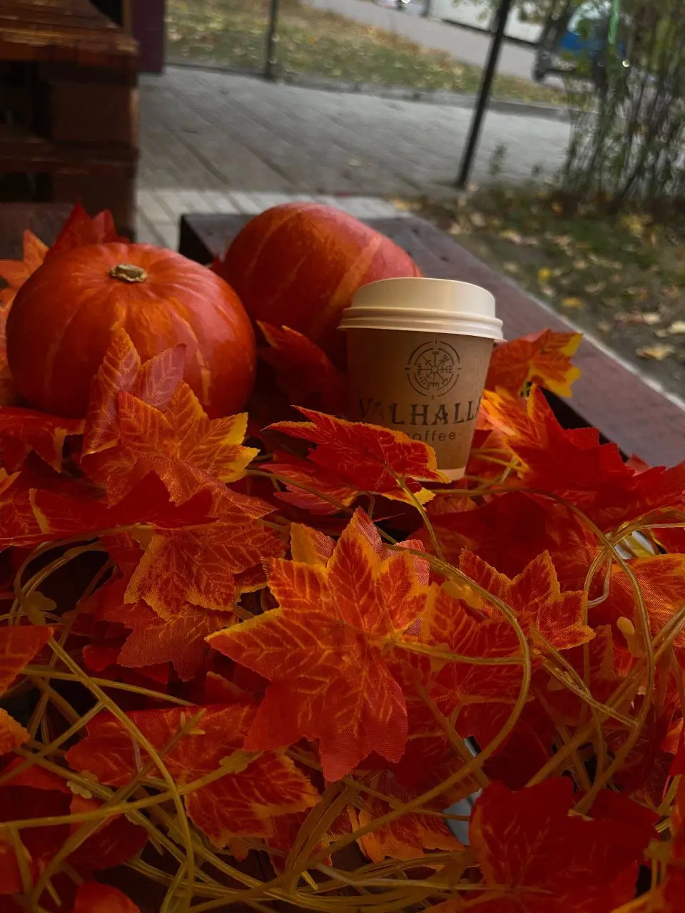 Лате у кав'ярні Valhalla.