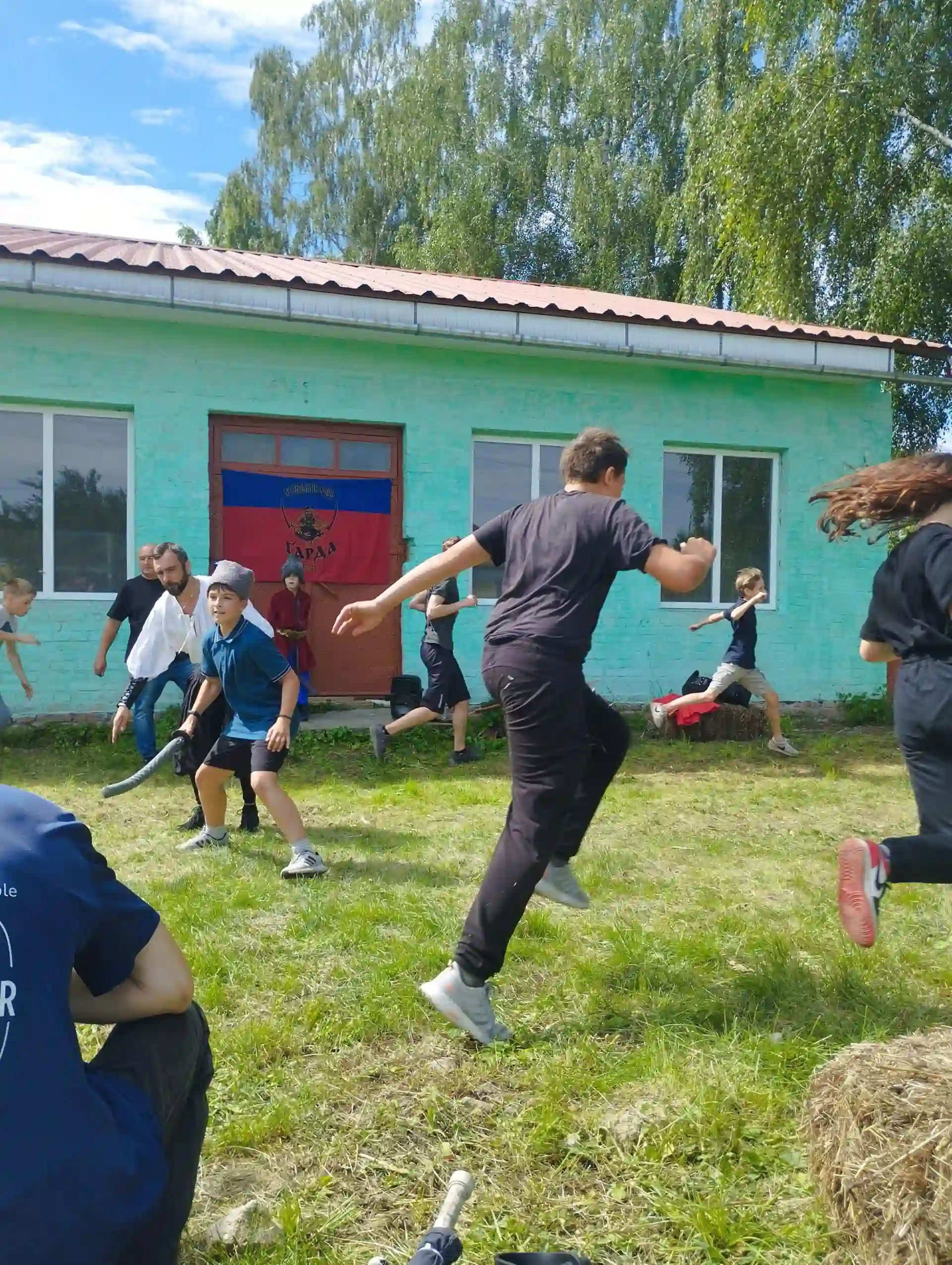 dity hrayut u narodni ihry dity hrayut u narodni ihry